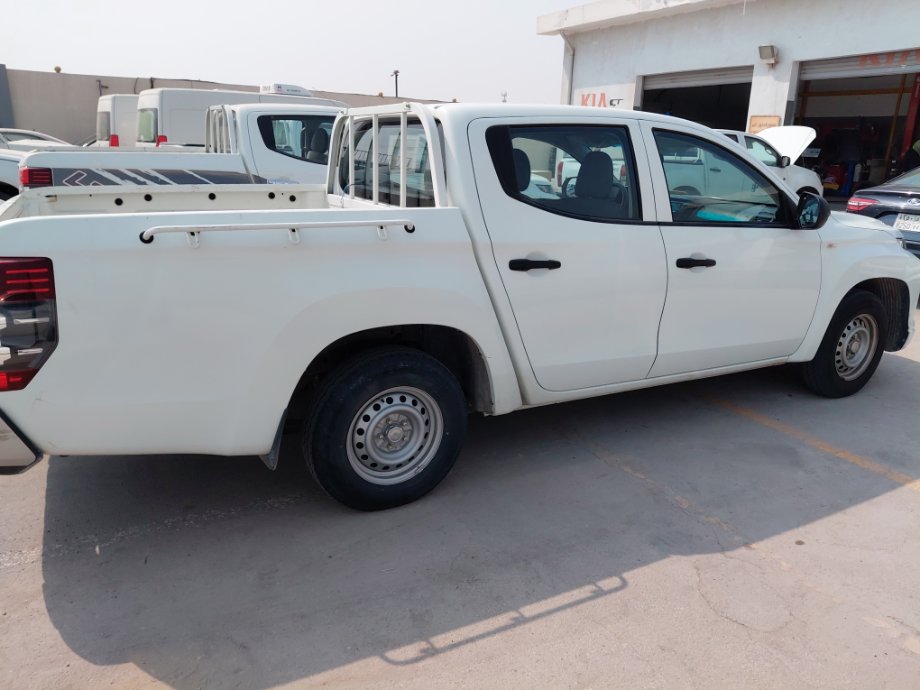 ميتسوبيشي L200  2022 image