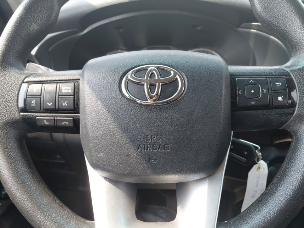 Toyota Hilux 4x2 2022 image