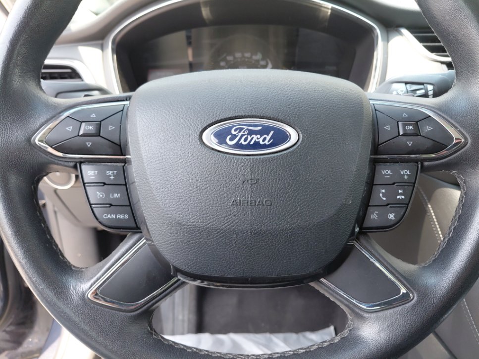 Ford Taurus  2022 image