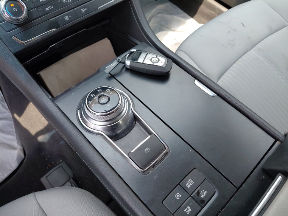 Ford Taurus  2022 image