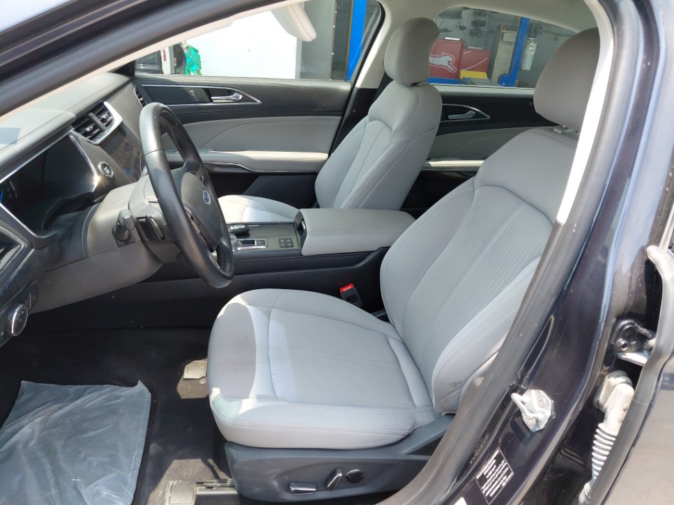 Ford Taurus  2022 image