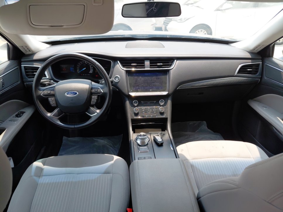 Ford Taurus  2022 image