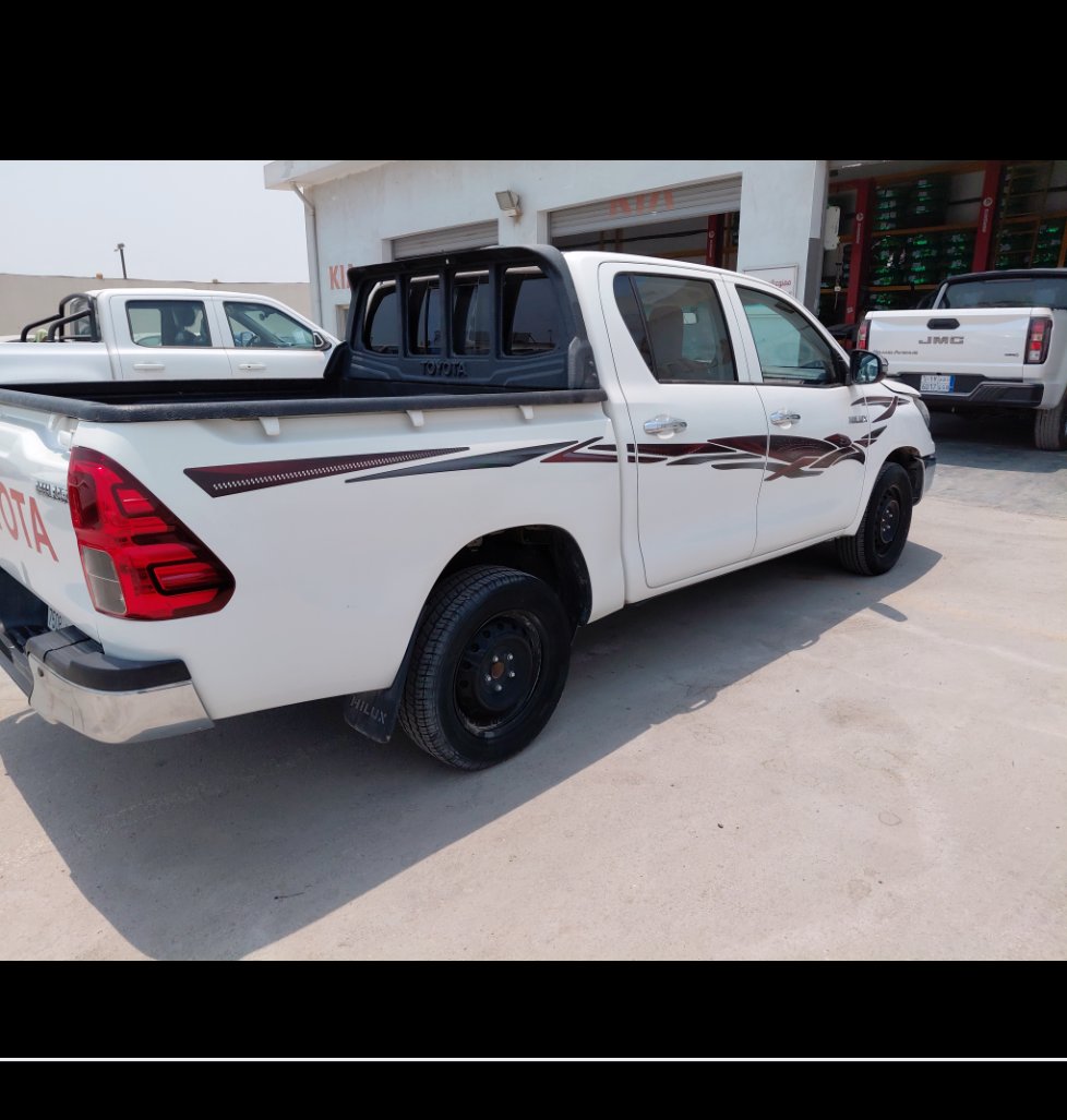 Toyota Hilux  2022 image