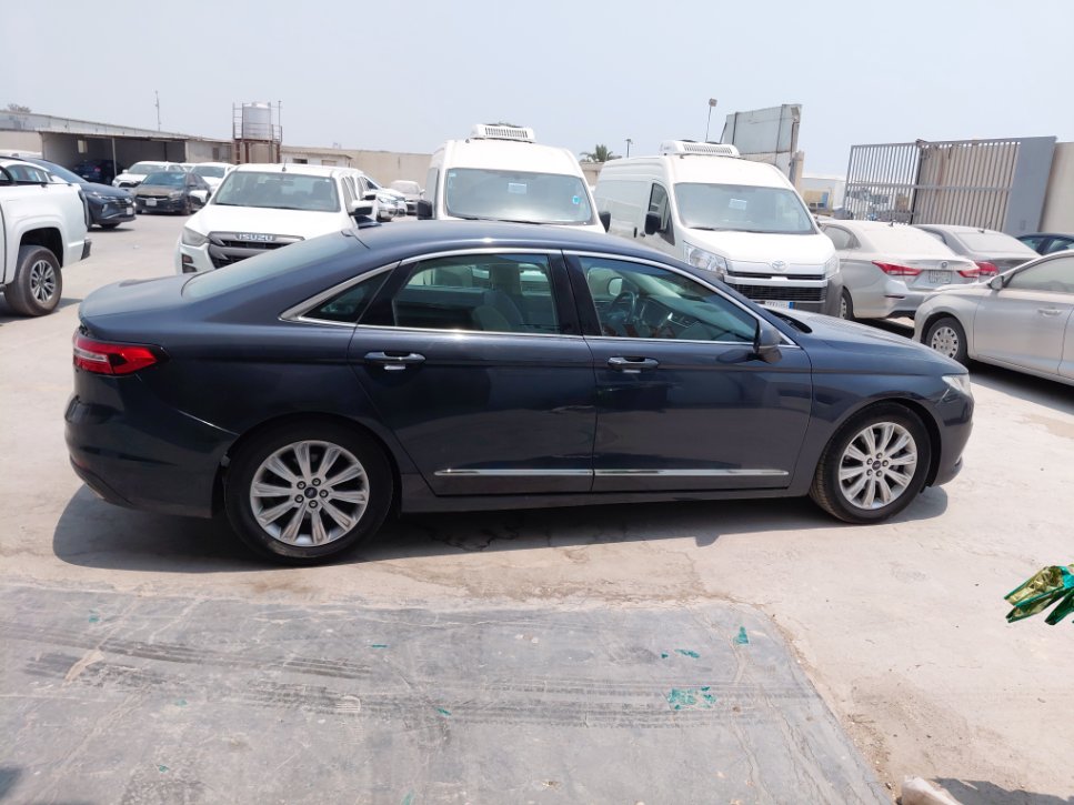 Ford Taurus  2022 image