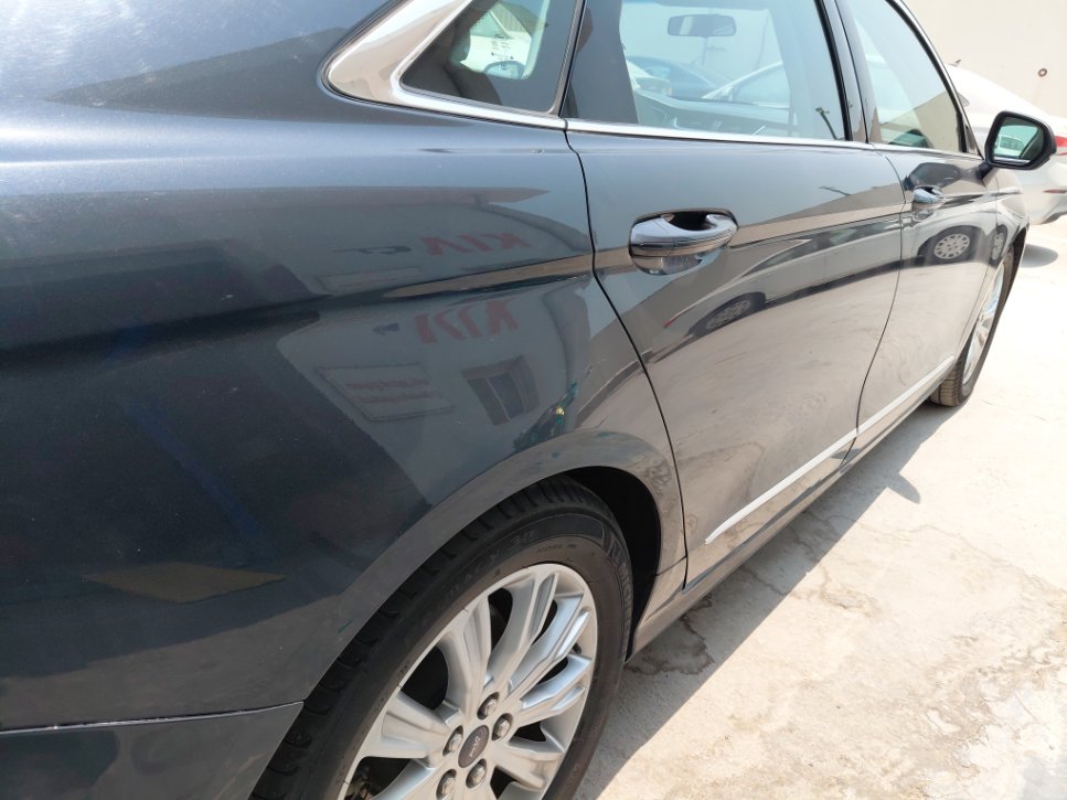 Ford Taurus  2022 image