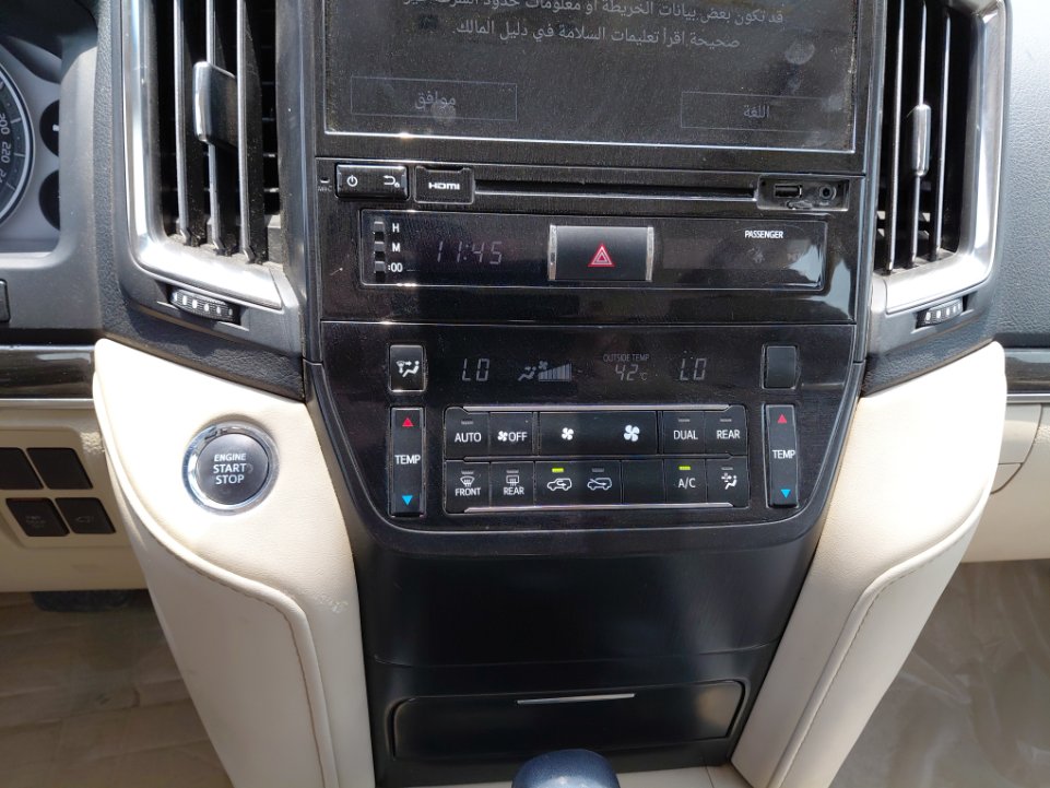 Toyota Land Cruiser GXR 3 2021 image