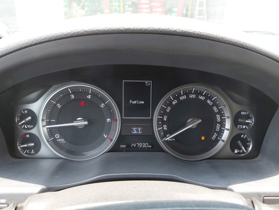 Toyota Land Cruiser GXR 3 2021 image