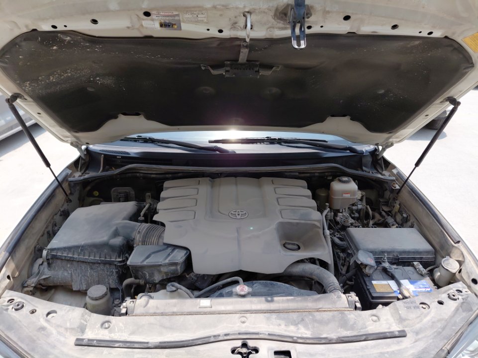 Toyota Land Cruiser GXR 3 2021 image