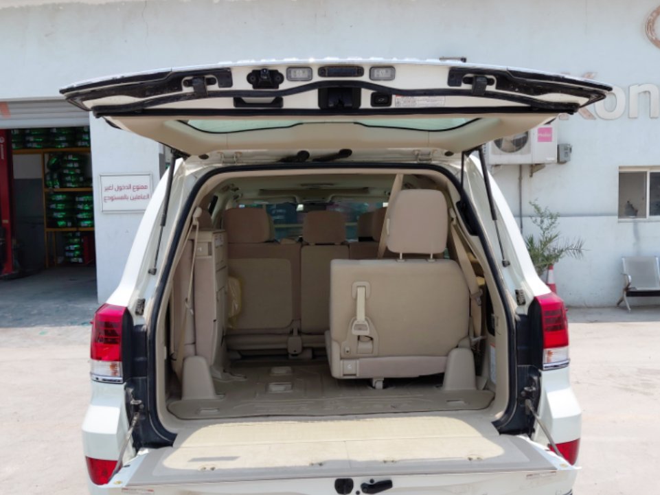 Toyota Land Cruiser GXR 3 2021 image