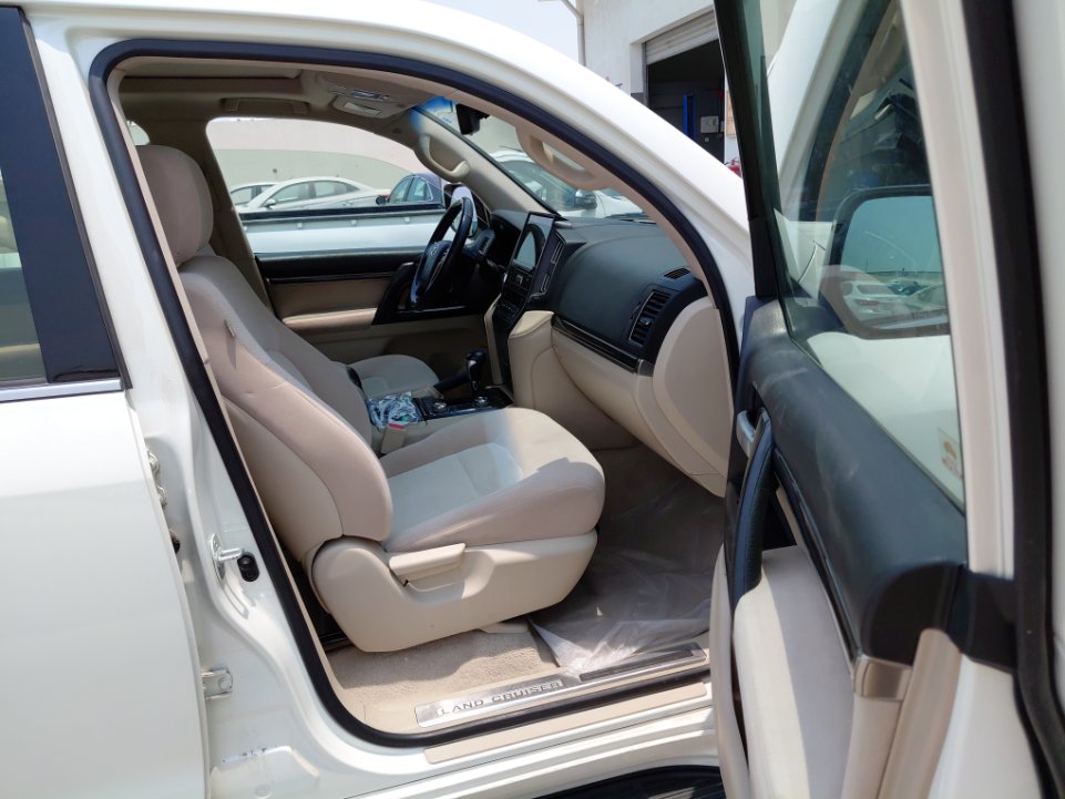 Toyota Land Cruiser GXR 3 2021 image