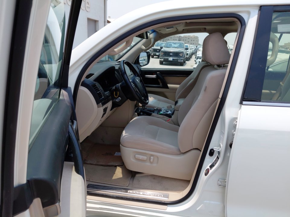 Toyota Land Cruiser GXR 3 2021 image