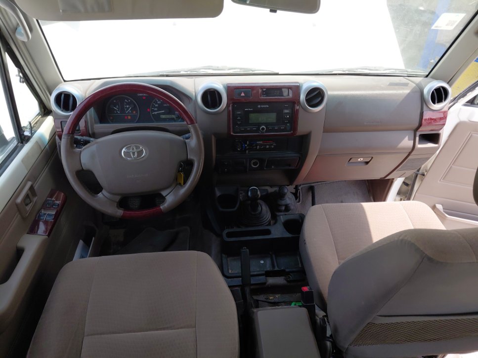 Toyota Land Cruiser Wagon  2021 image