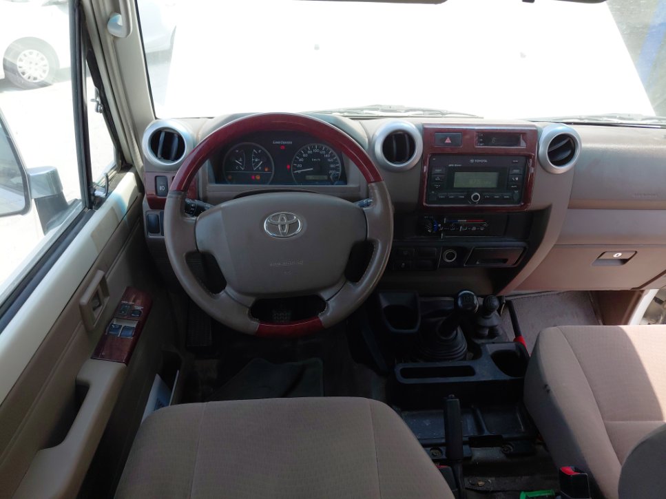 Toyota Land Cruiser Wagon  2021 image