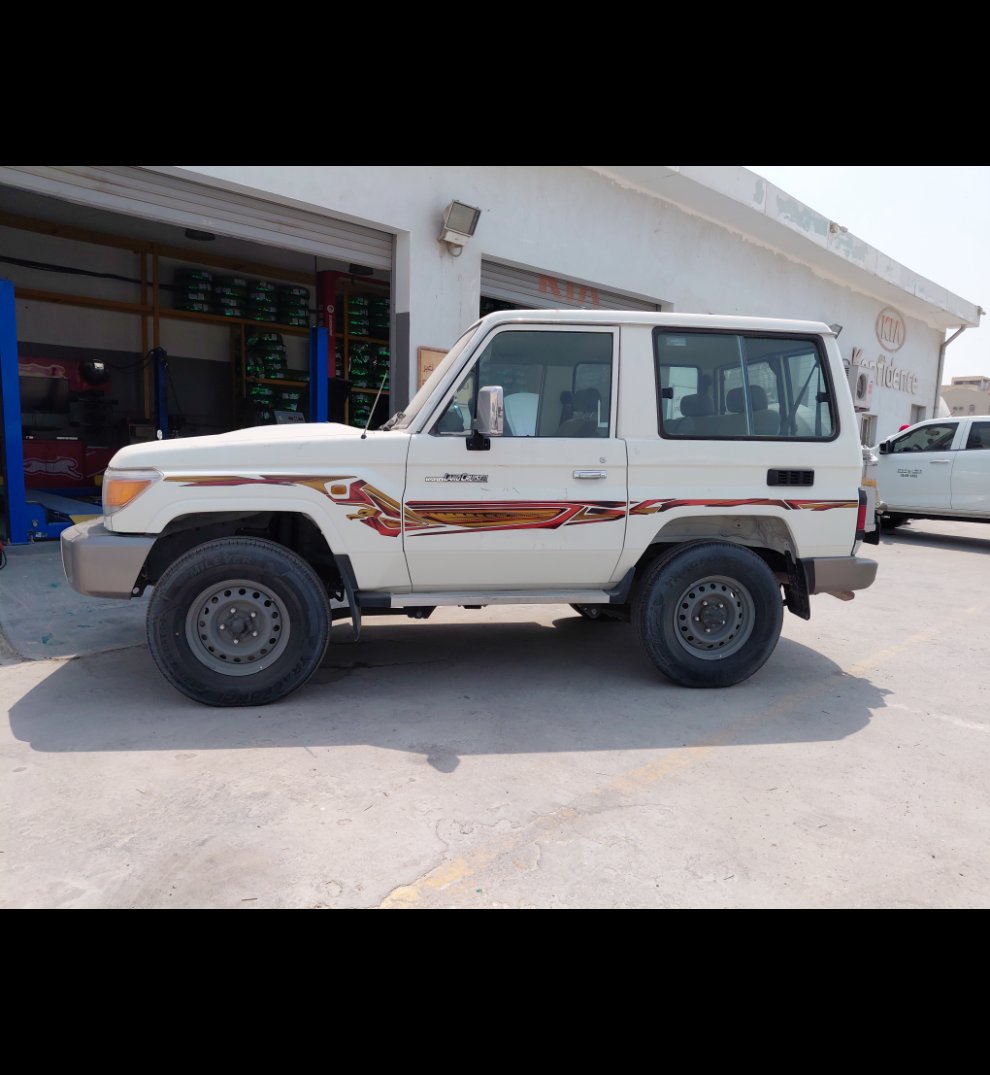 Toyota Land Cruiser Wagon  2021 image