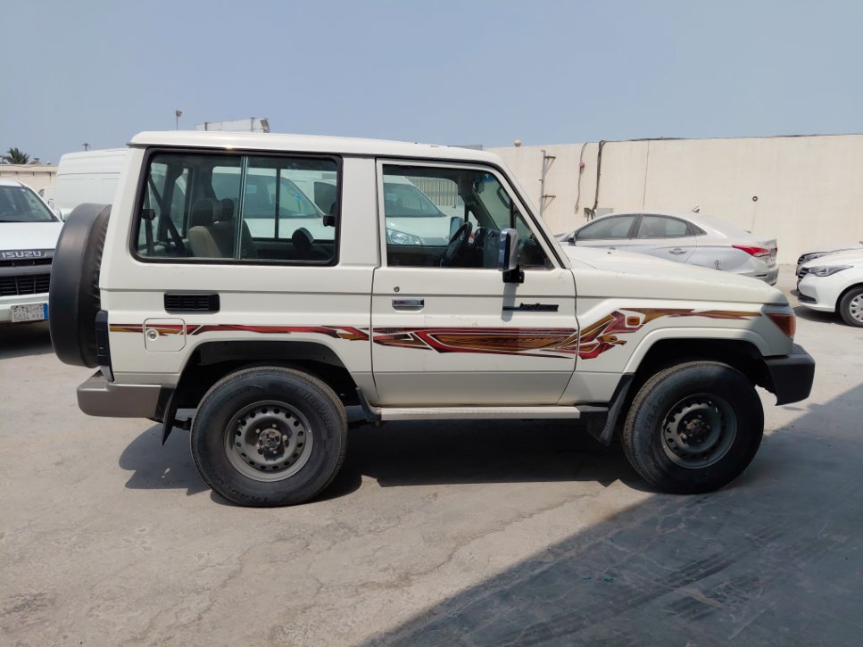 Toyota Land Cruiser Wagon  2021 image