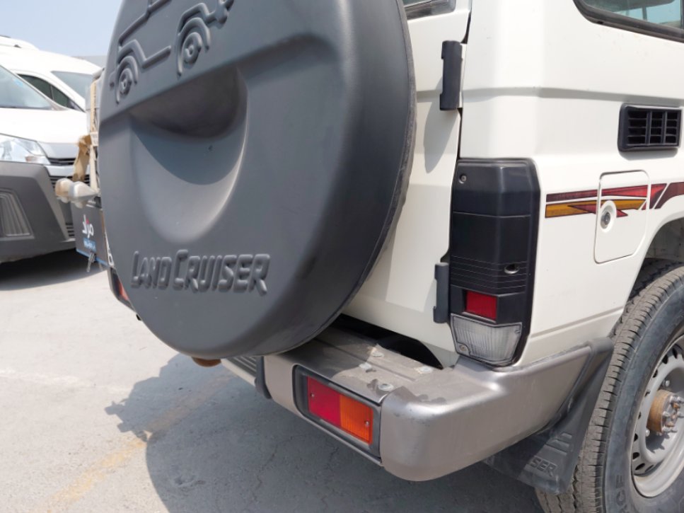 Toyota Land Cruiser Wagon  2021 image