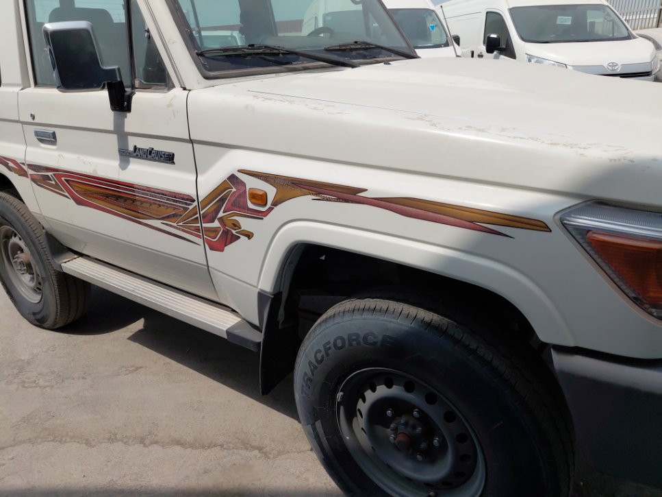 Toyota Land Cruiser Wagon  2021 image