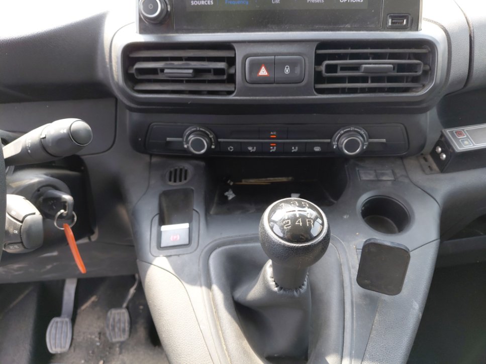 Peugeot  Partner  2023 image