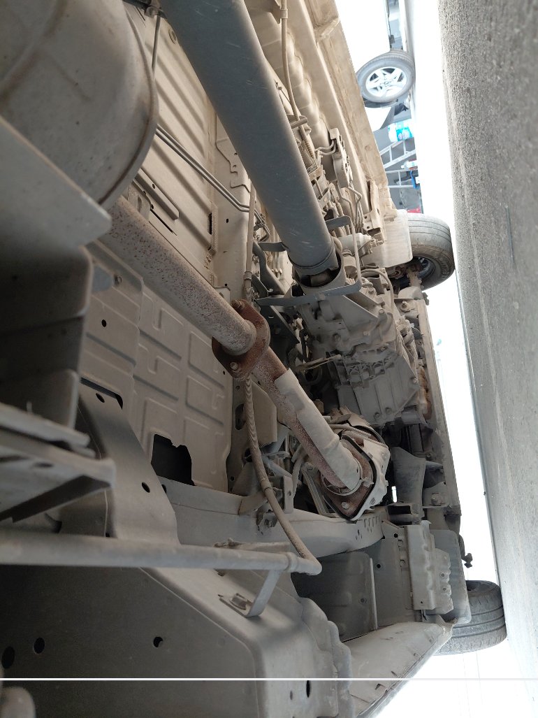 Nissan Urvan  2020 image