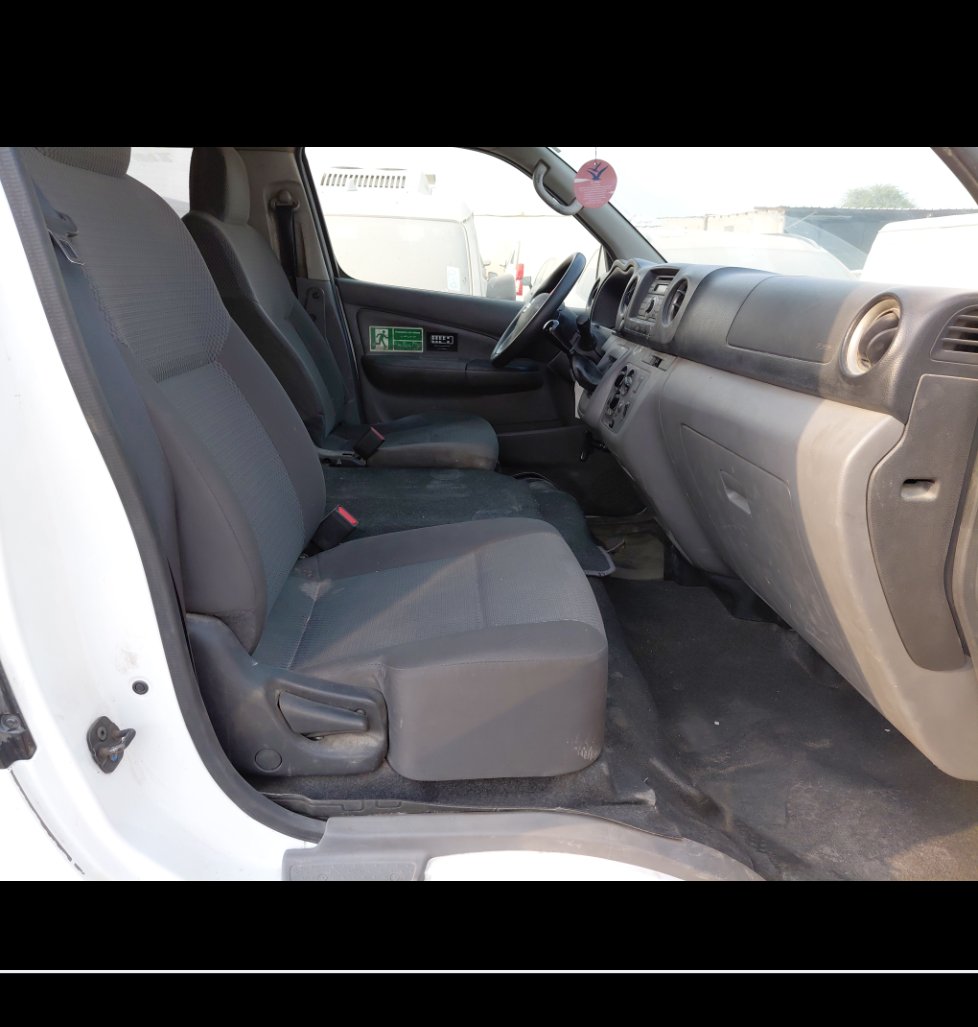 Nissan Urvan  2020 image