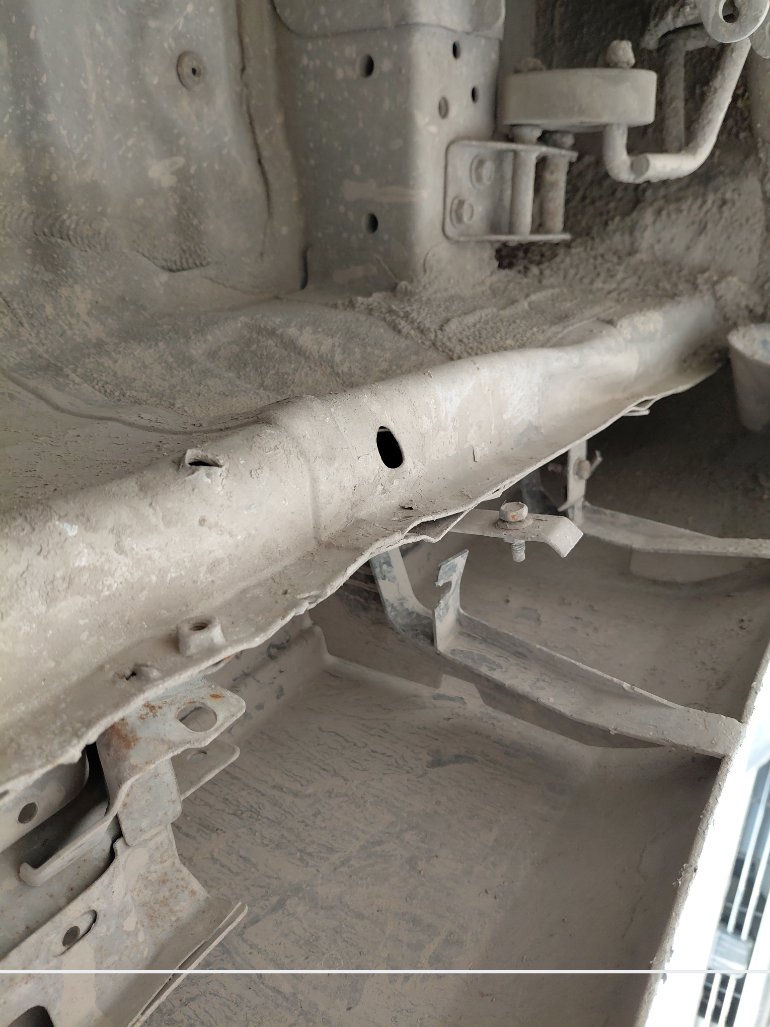 Nissan Urvan  2020 image