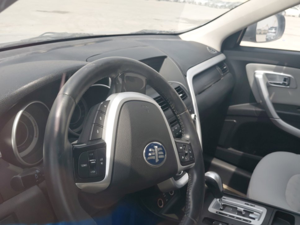 FAW Besturn X80  2015 image