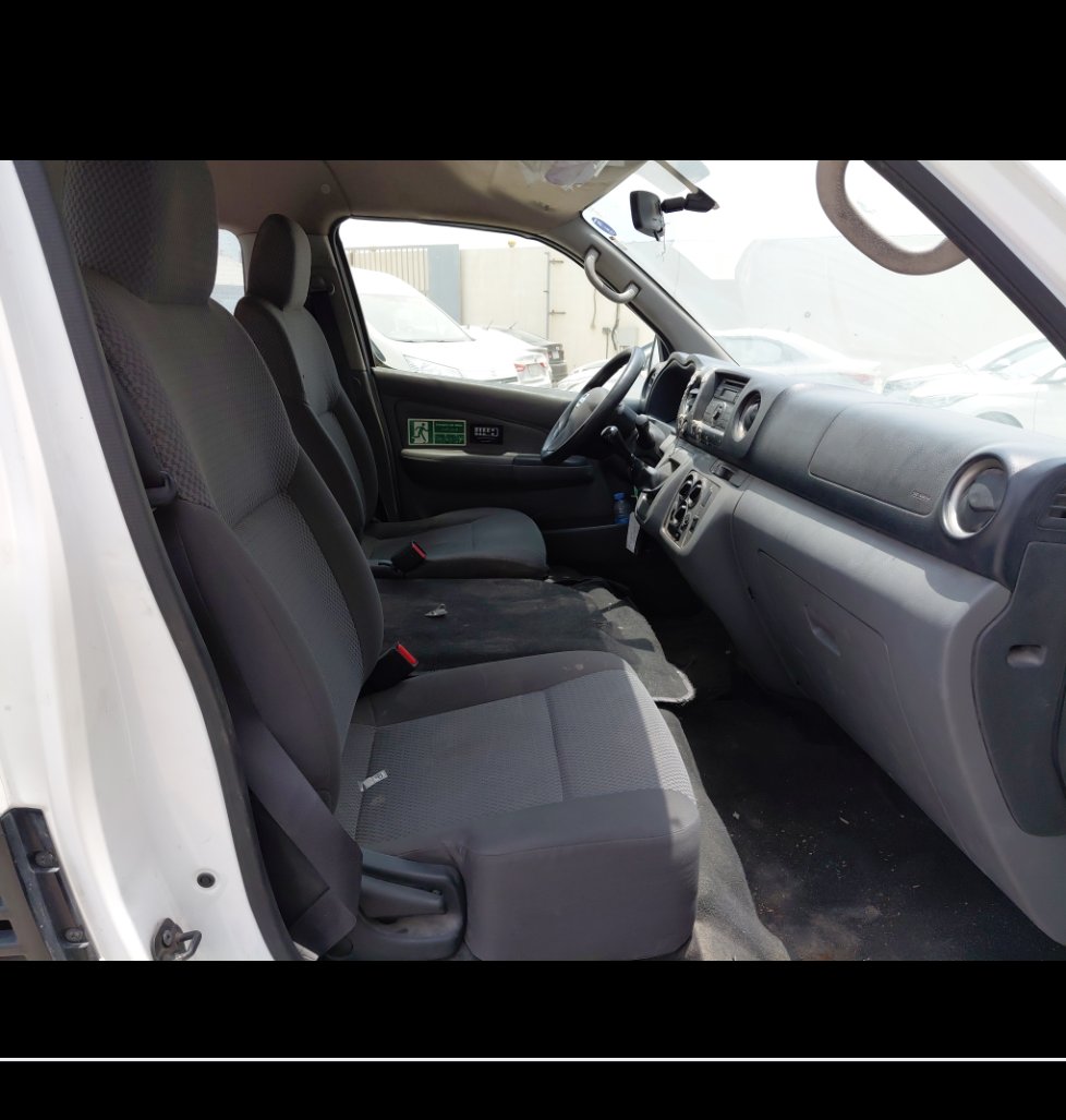 Nissan Urvan  2020 image