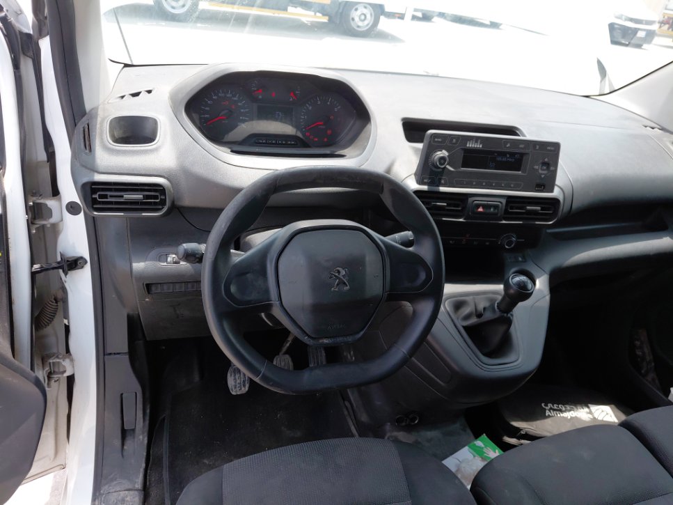 Peugeot  Partner  2022 image