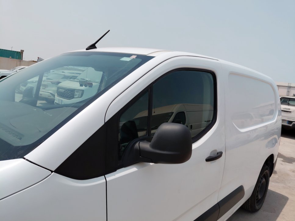 Peugeot  Partner  2022 image