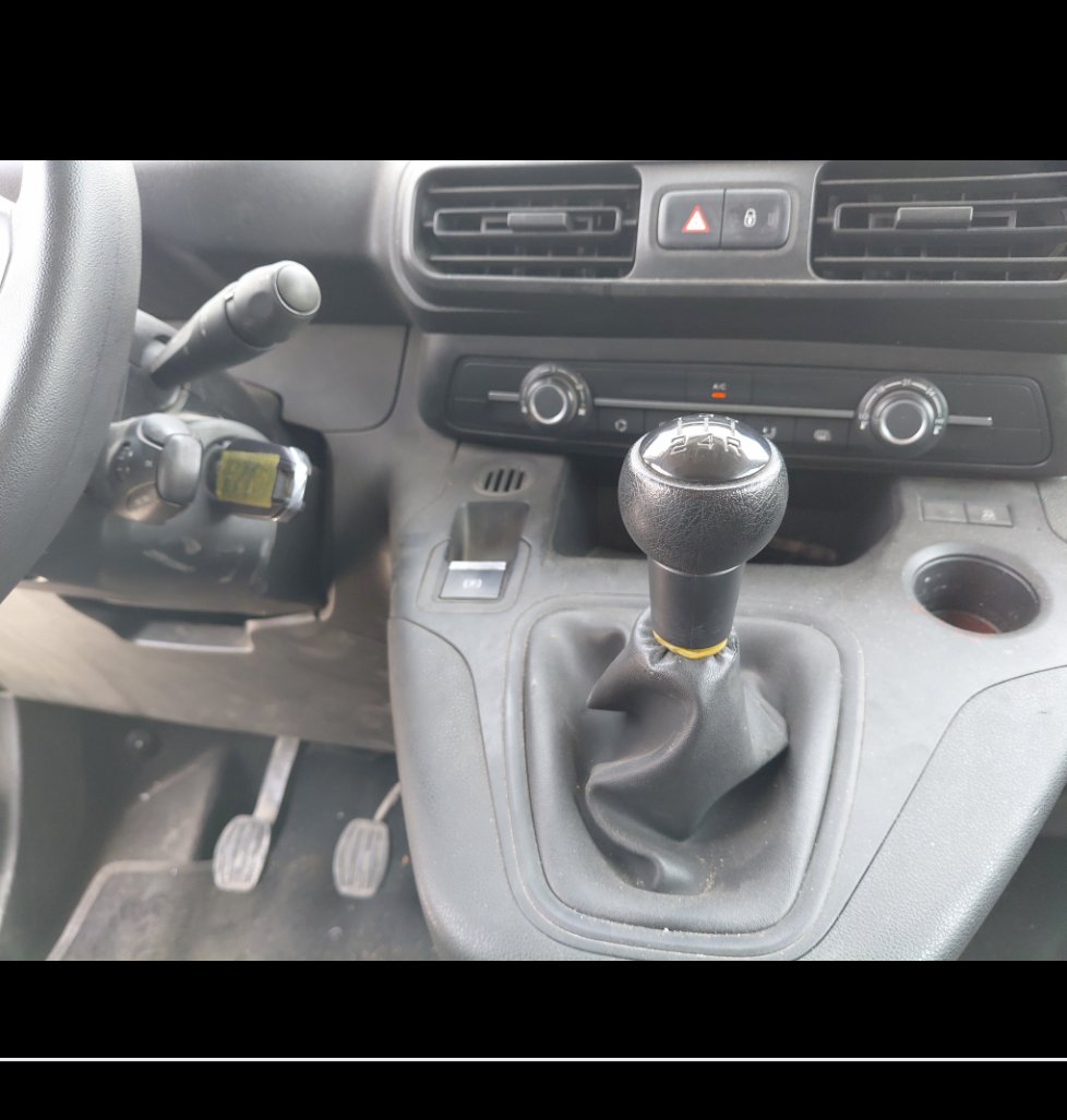 Peugeot  Partner  2022 image