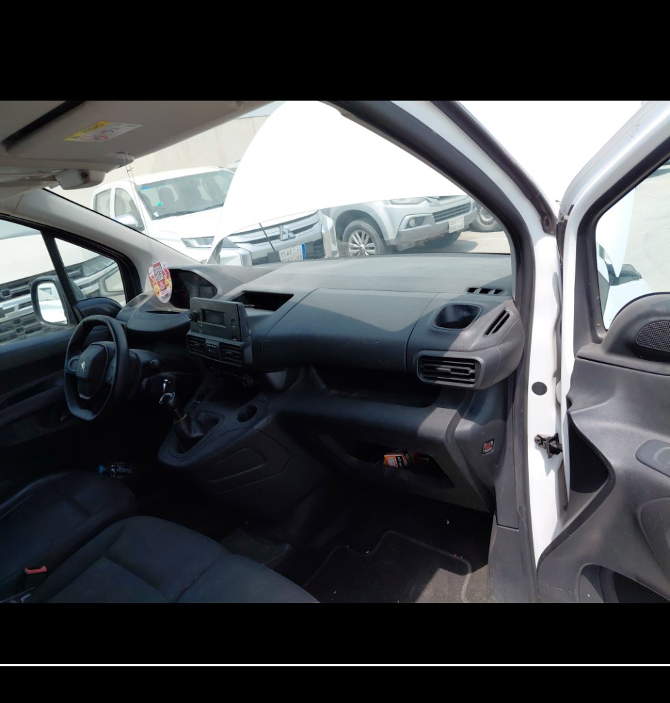 Peugeot  Partner  2022 image