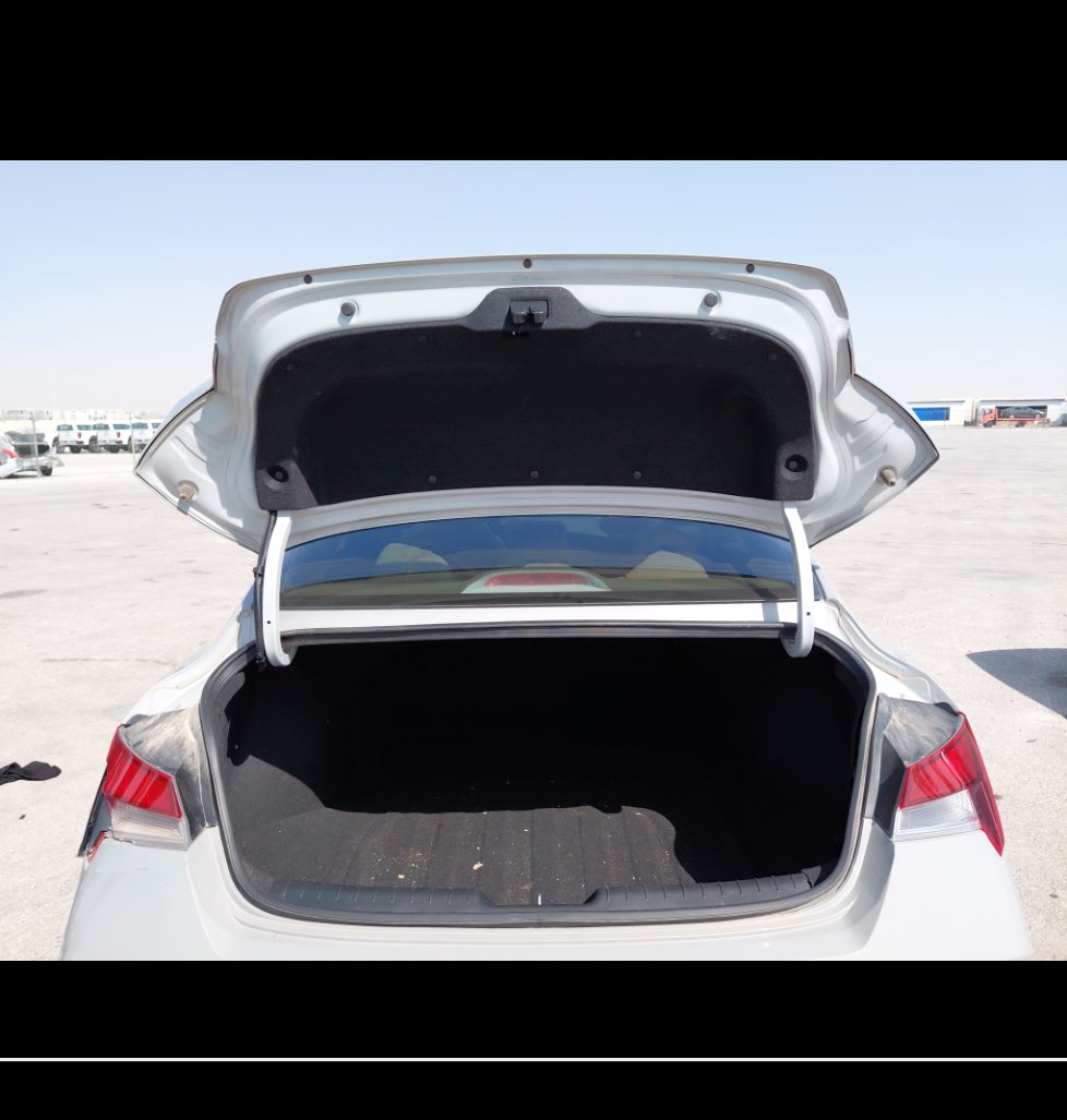 Hyundai Elantra  2024 image