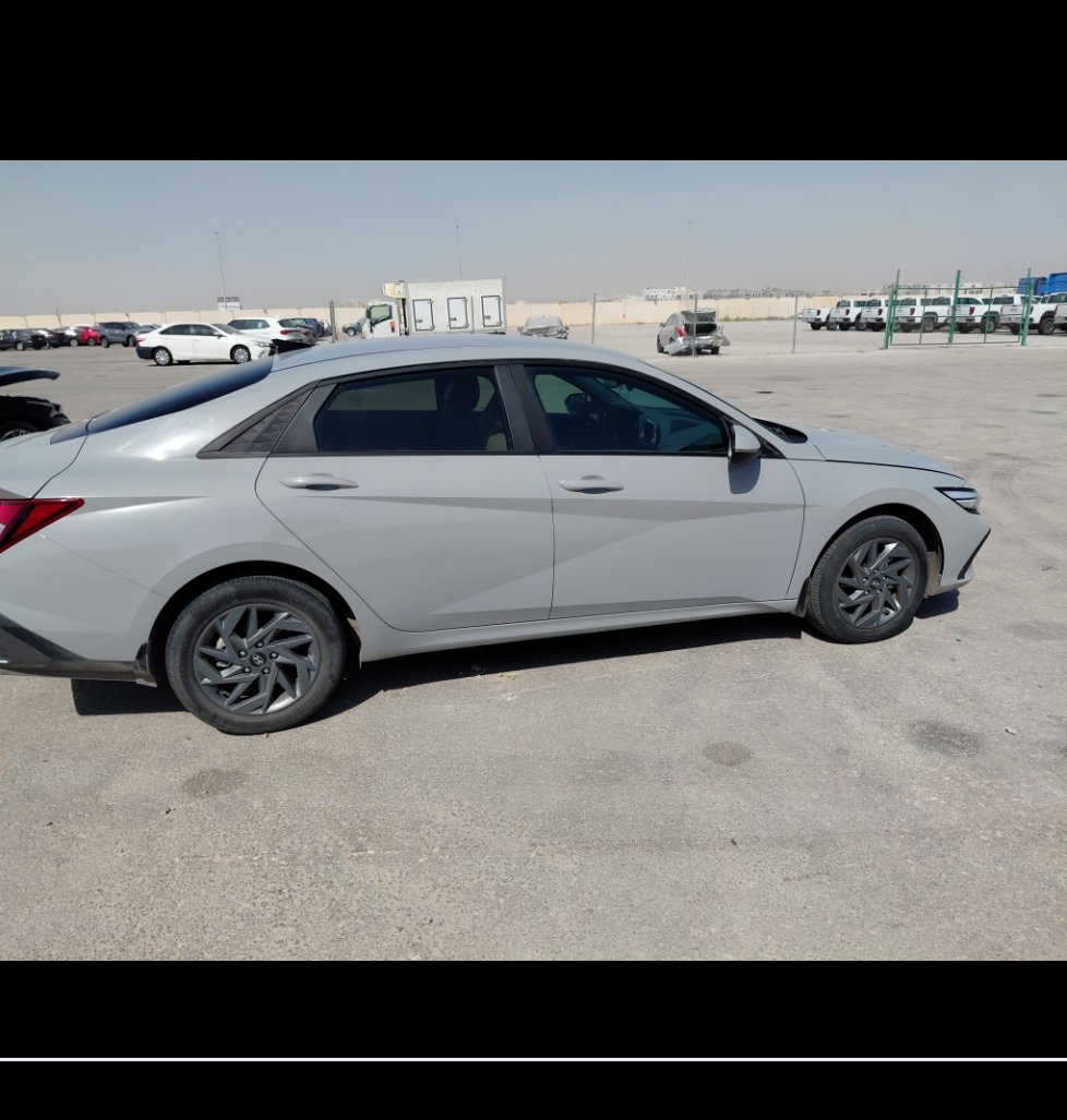 Hyundai Elantra  2024 image