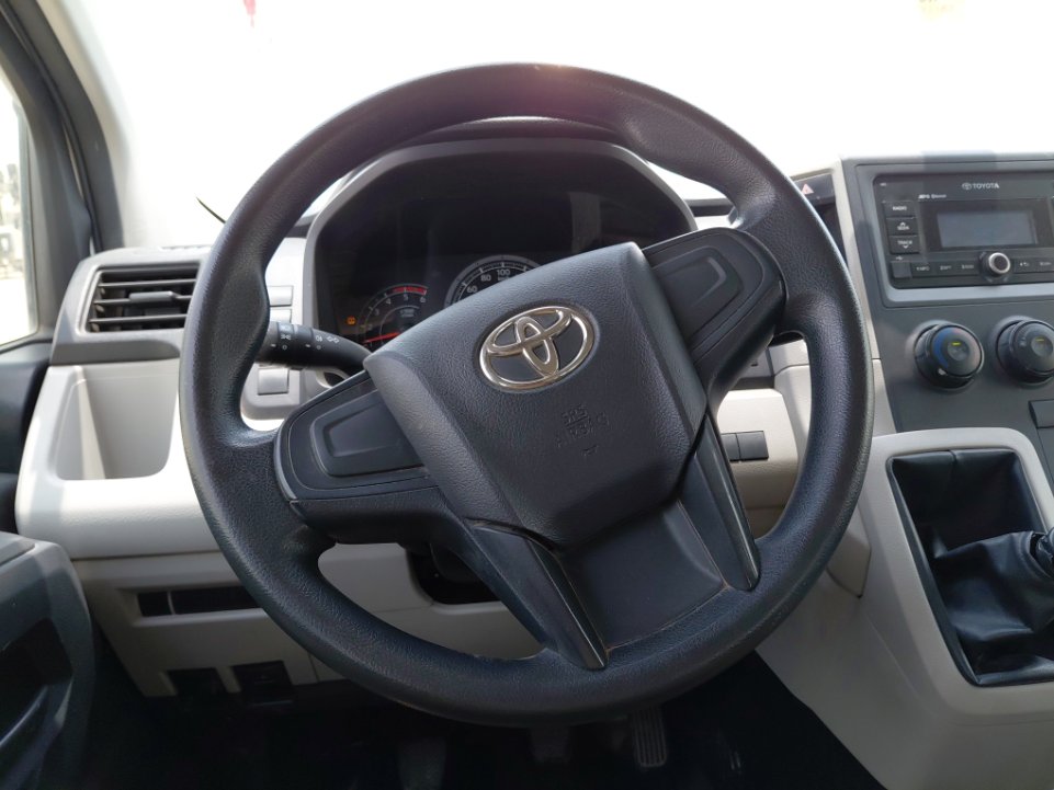 Toyota Hiace Bus  2022 image