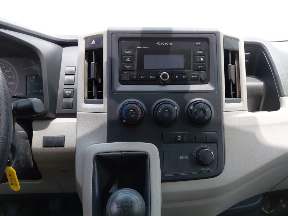 Toyota Hiace Bus  2022 image