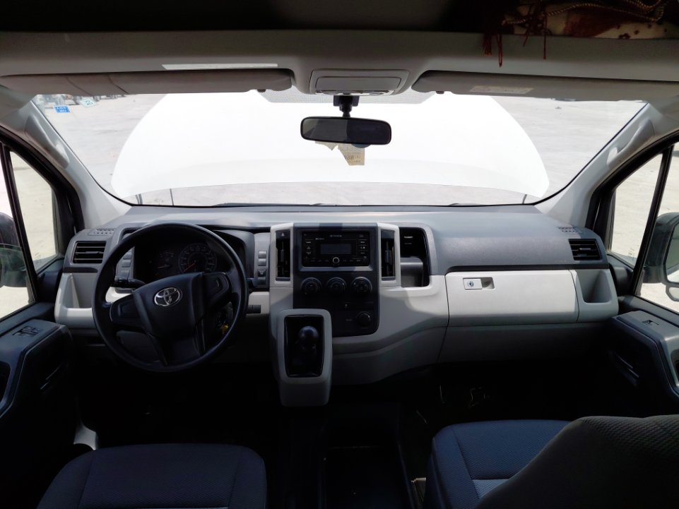 Toyota Hiace Bus  2022 image