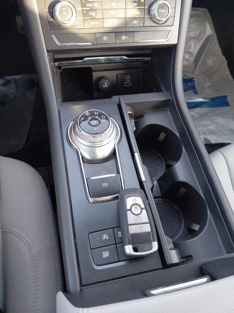 Ford Taurus  2022 image