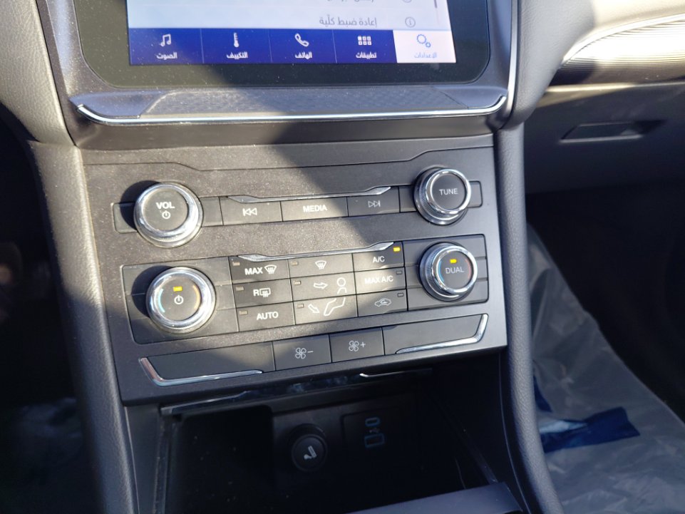 Ford Taurus  2022 image