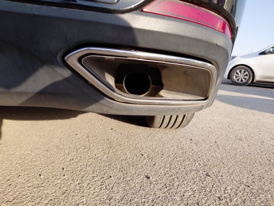 Ford Taurus  2022 image