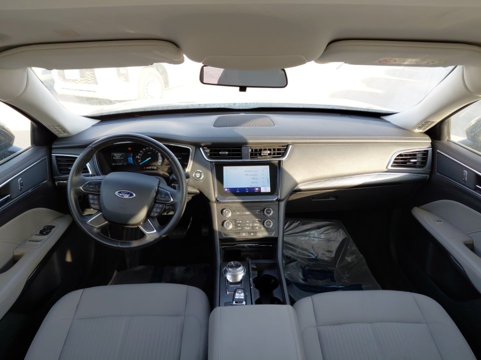 Ford Taurus  2022 image