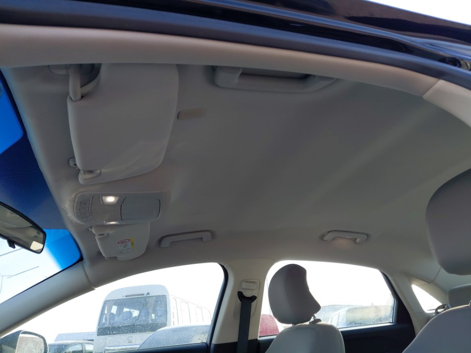 Ford Taurus  2022 image