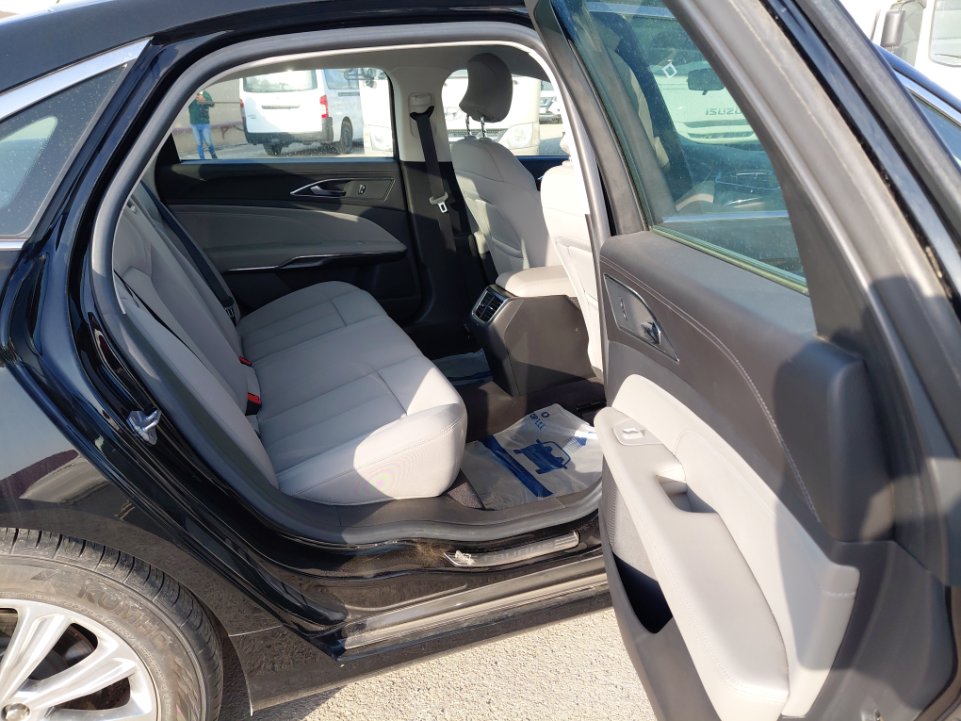 Ford Taurus  2022 image