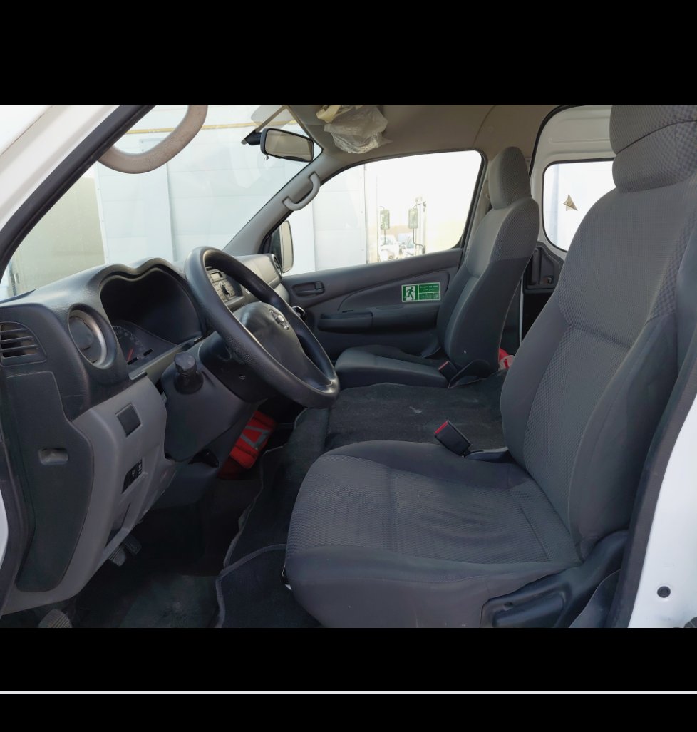 Nissan Urvan  2020 image