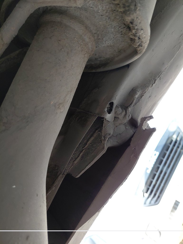 Nissan Urvan  2020 image