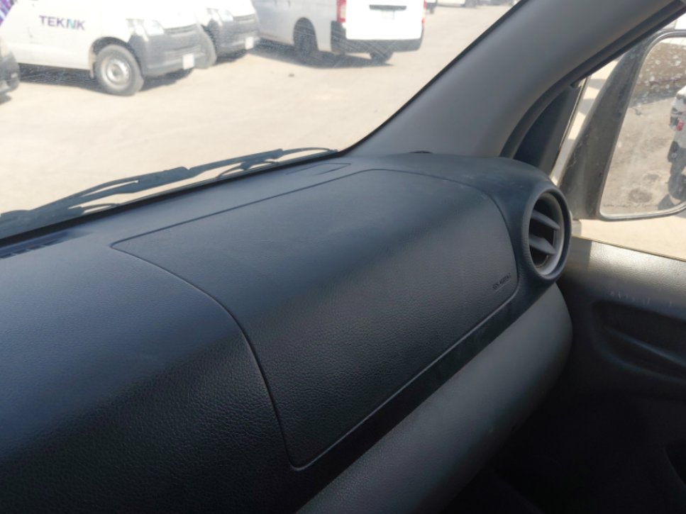 Nissan Urvan  2020 image