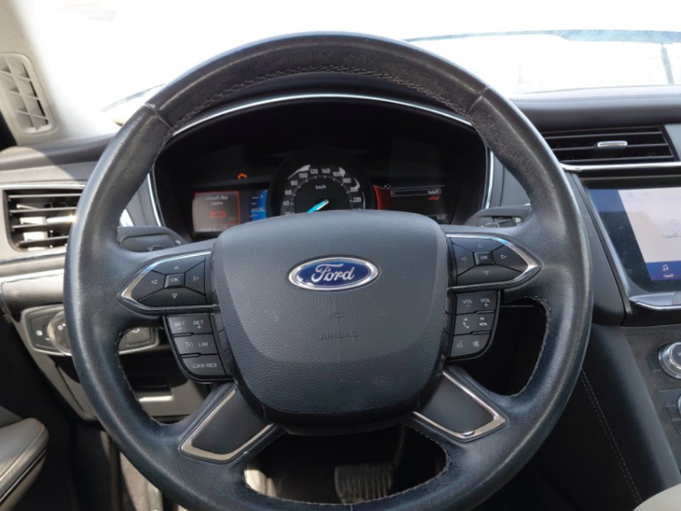 Ford Taurus  2022 image