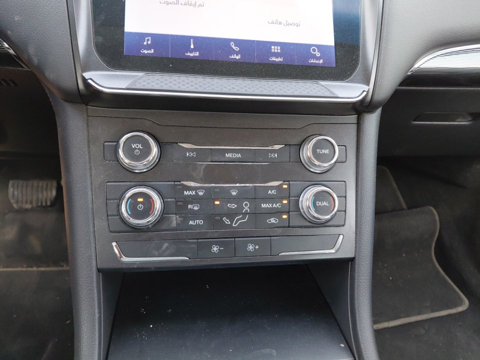 Ford Taurus  2022 image