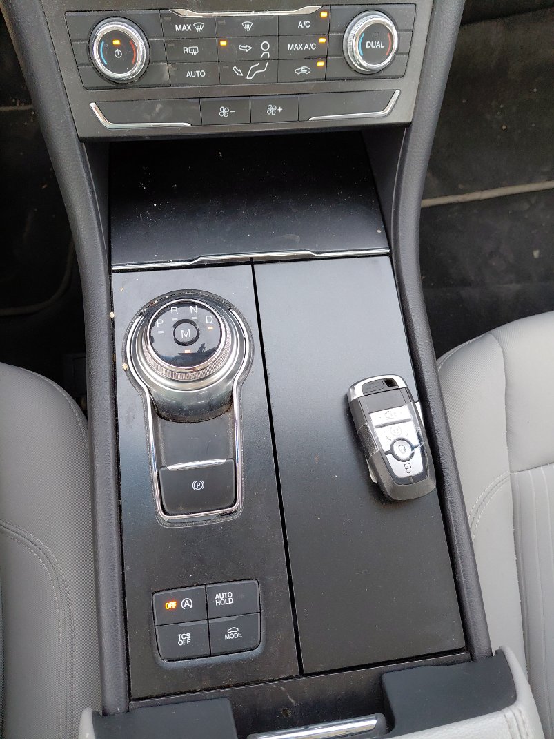 Ford Taurus  2022 image