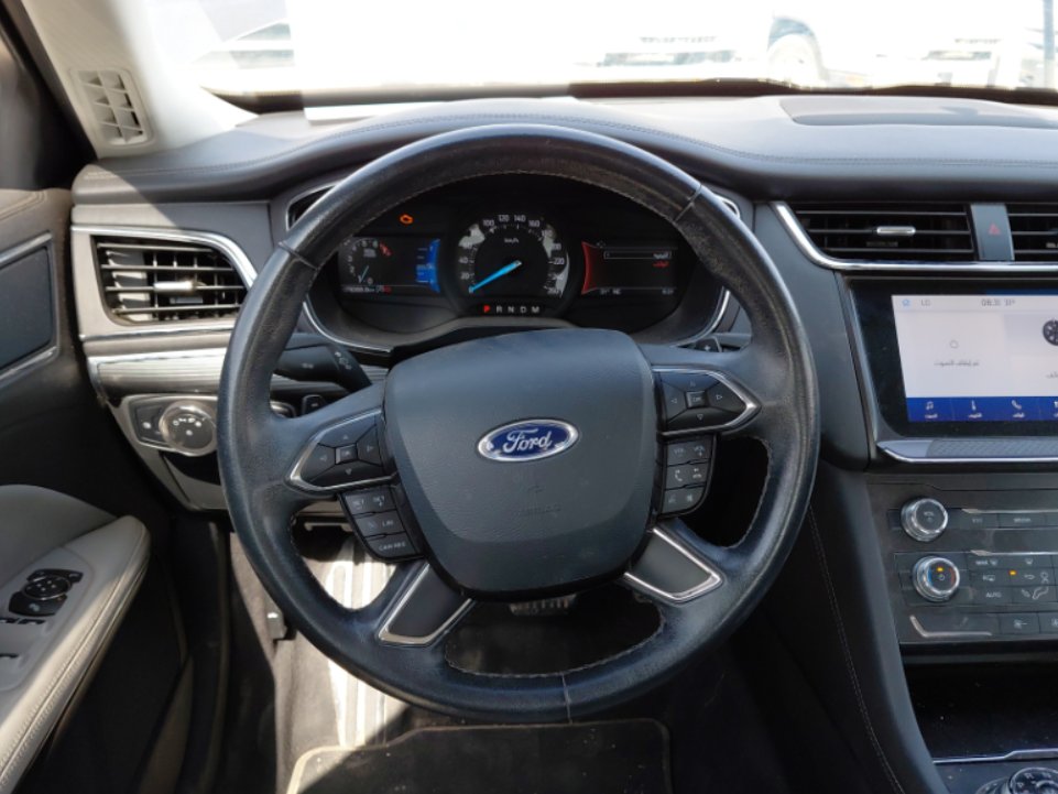 Ford Taurus  2022 image