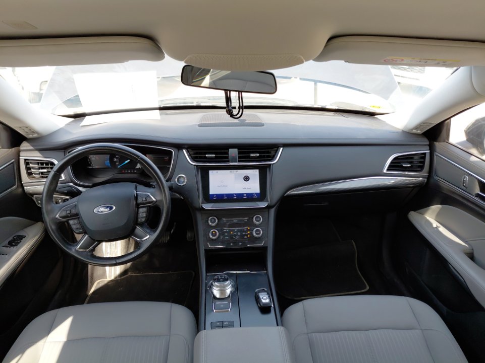 Ford Taurus  2022 image